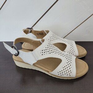 NEW Easy Street Alba Womens White Slingback Cut out Sandals 8M